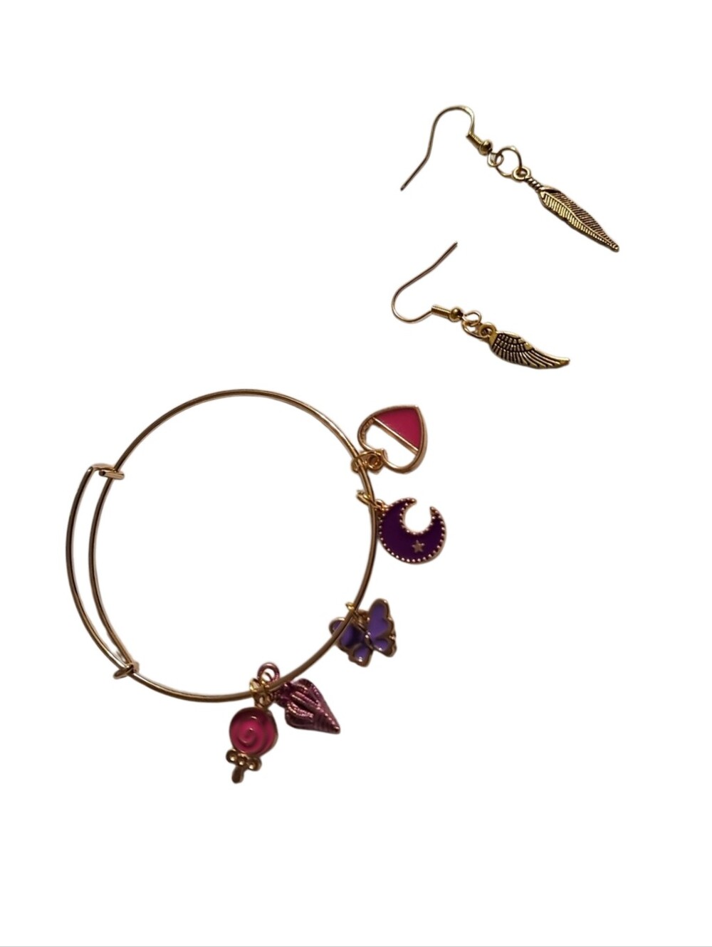 Gold Tone Adjustable Bracelet w/ 5 Enamel Charms & Gold Tone Earrings NWOT